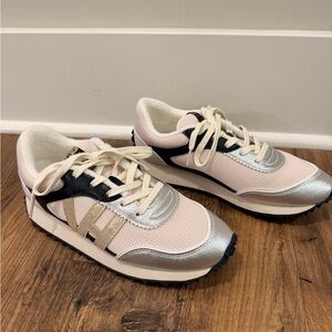 Vintage Havana Women's Sneakers in Black, Cream, and Silver